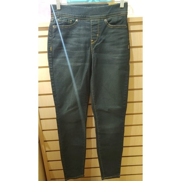 Levi's Signature Gold Ladies' Pull-on Jeans - Picture 4 of 8